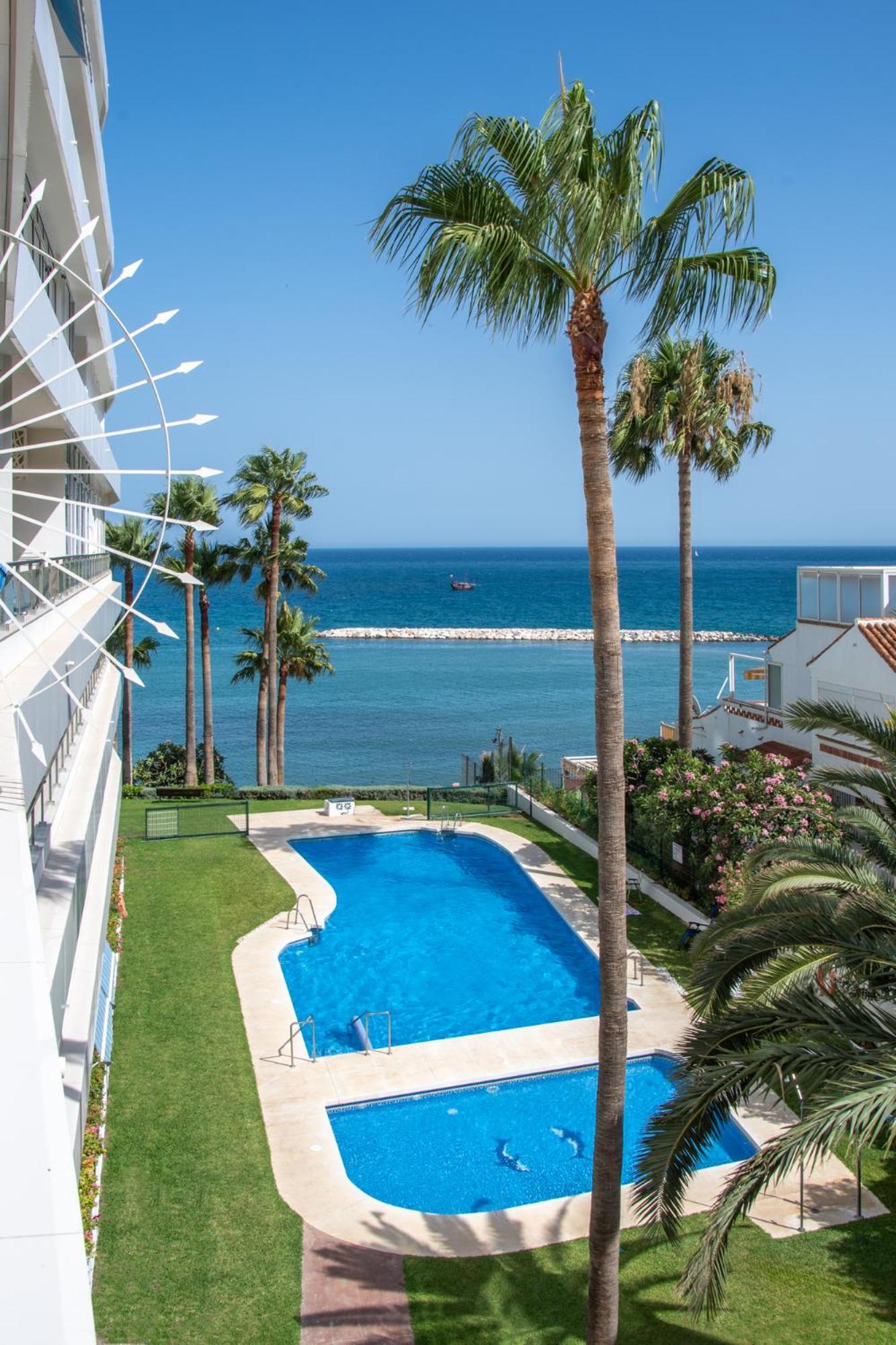 Stunning Beachfront With Sea Views