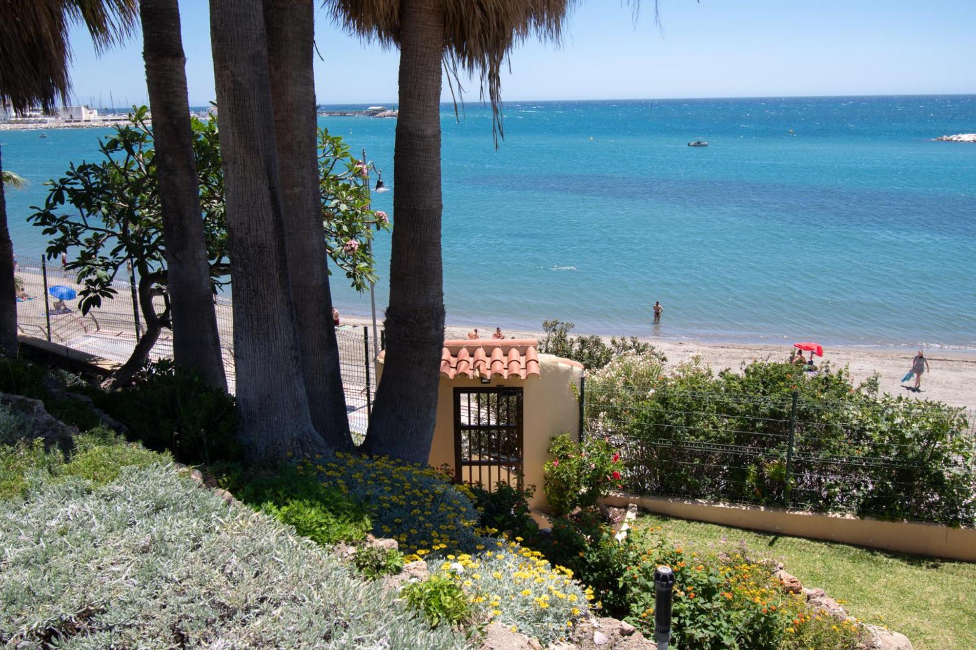 Stunning Beachfront With Sea Views Apartment