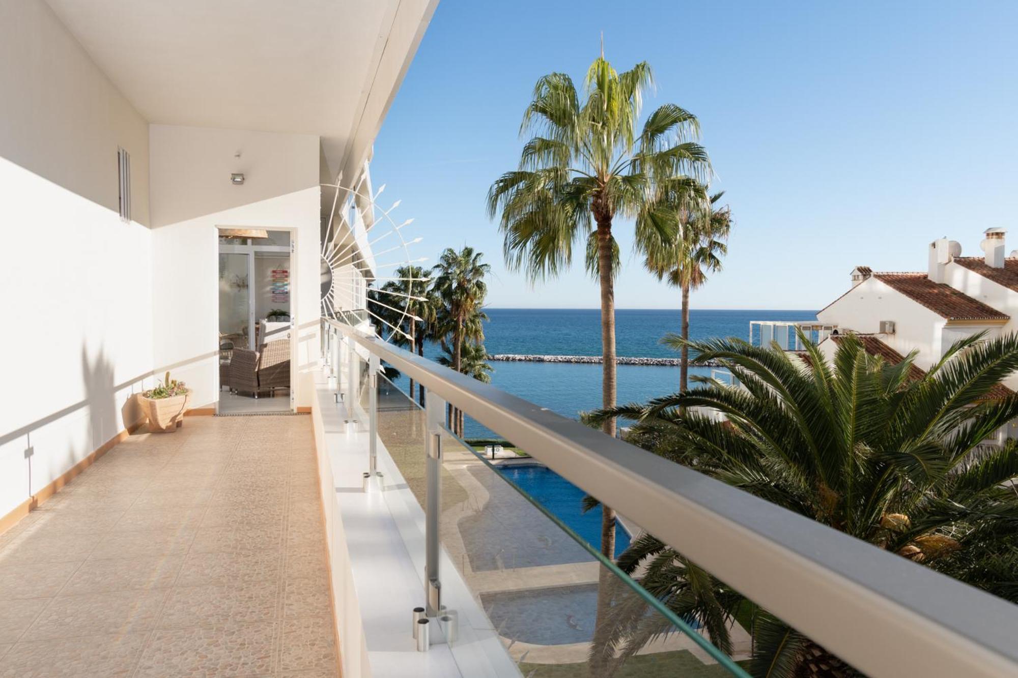 Apartment Stunning Beachfront With Sea Views Benalmadena